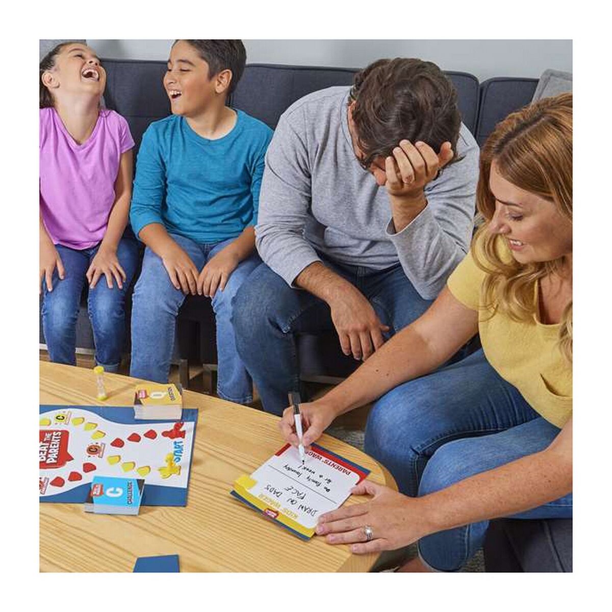Sällskapsspel Spin Master Hijos vs Padres 206 Delar 26,99 x 26,99 x 5,4 cm - 3