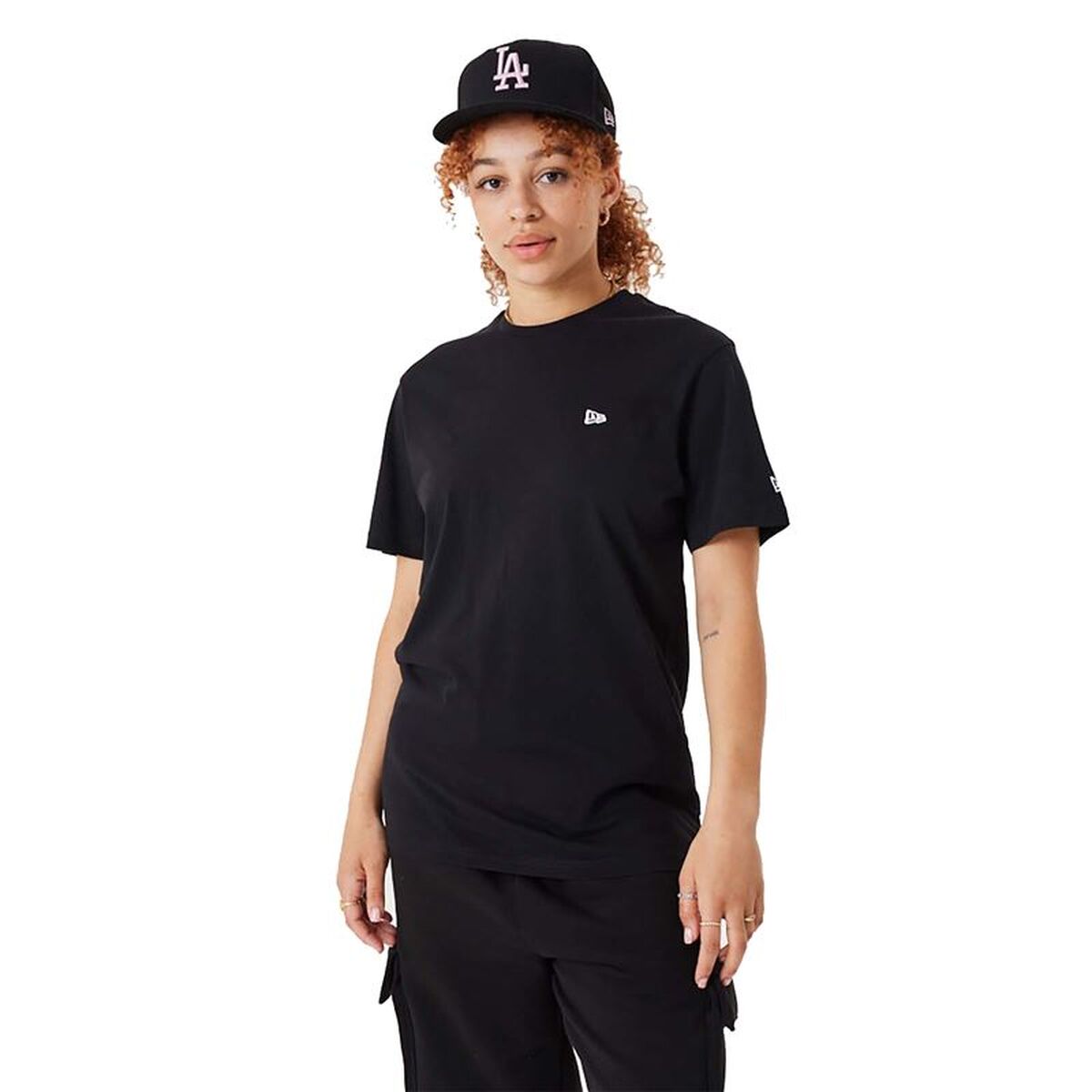 T-shirt med kortärm Herr New Era Essentials Svart