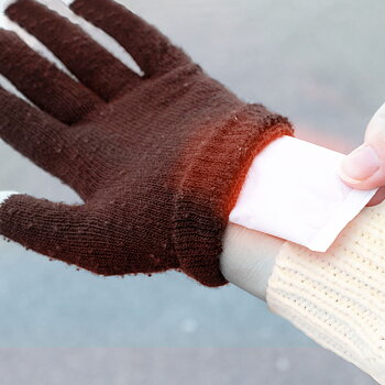 Handvärmande lappar som ger en mycket behaglig värme som kan användas när som helst Heatic Hand InnovaGoods 10 antal