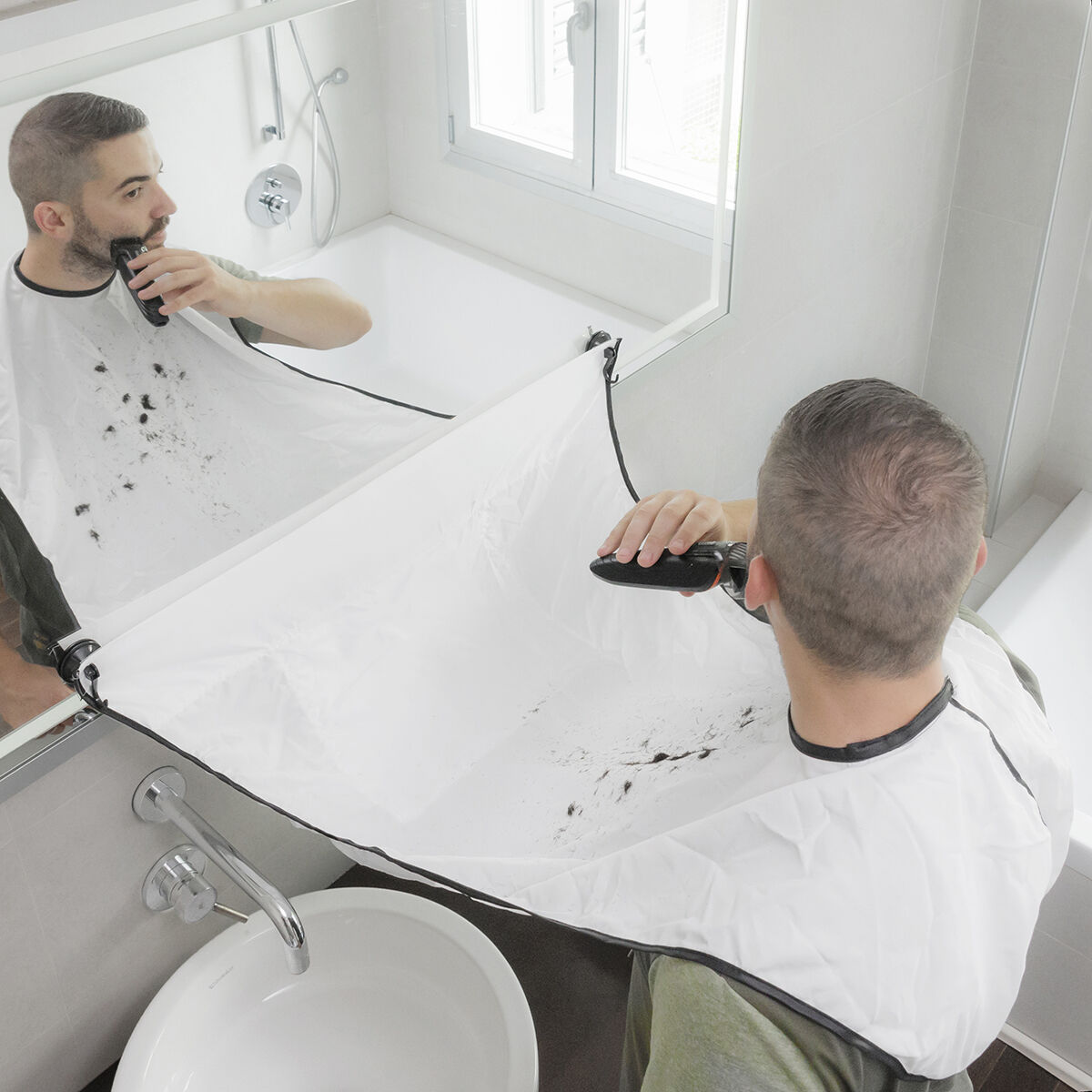 Skägg-Trimming Haklapp med sugkoppar Bibdy InnovaGoods - 2