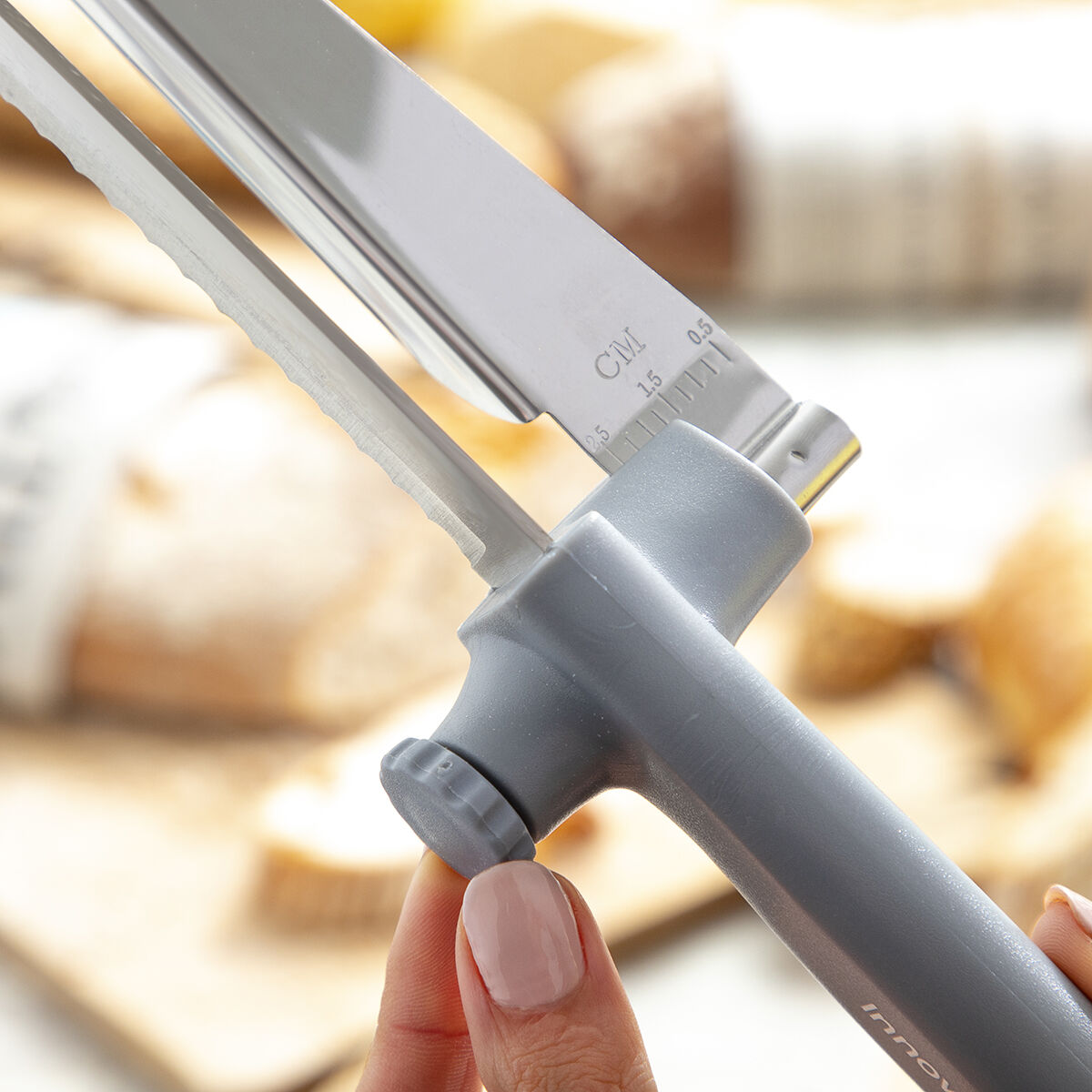 Brödkniv med justerbar skärguide Kutway InnovaGoods - 3
