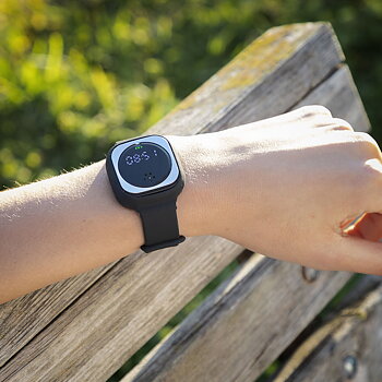 Myggavvisande klocka med ultraljud Wristquitto InnovaGoods