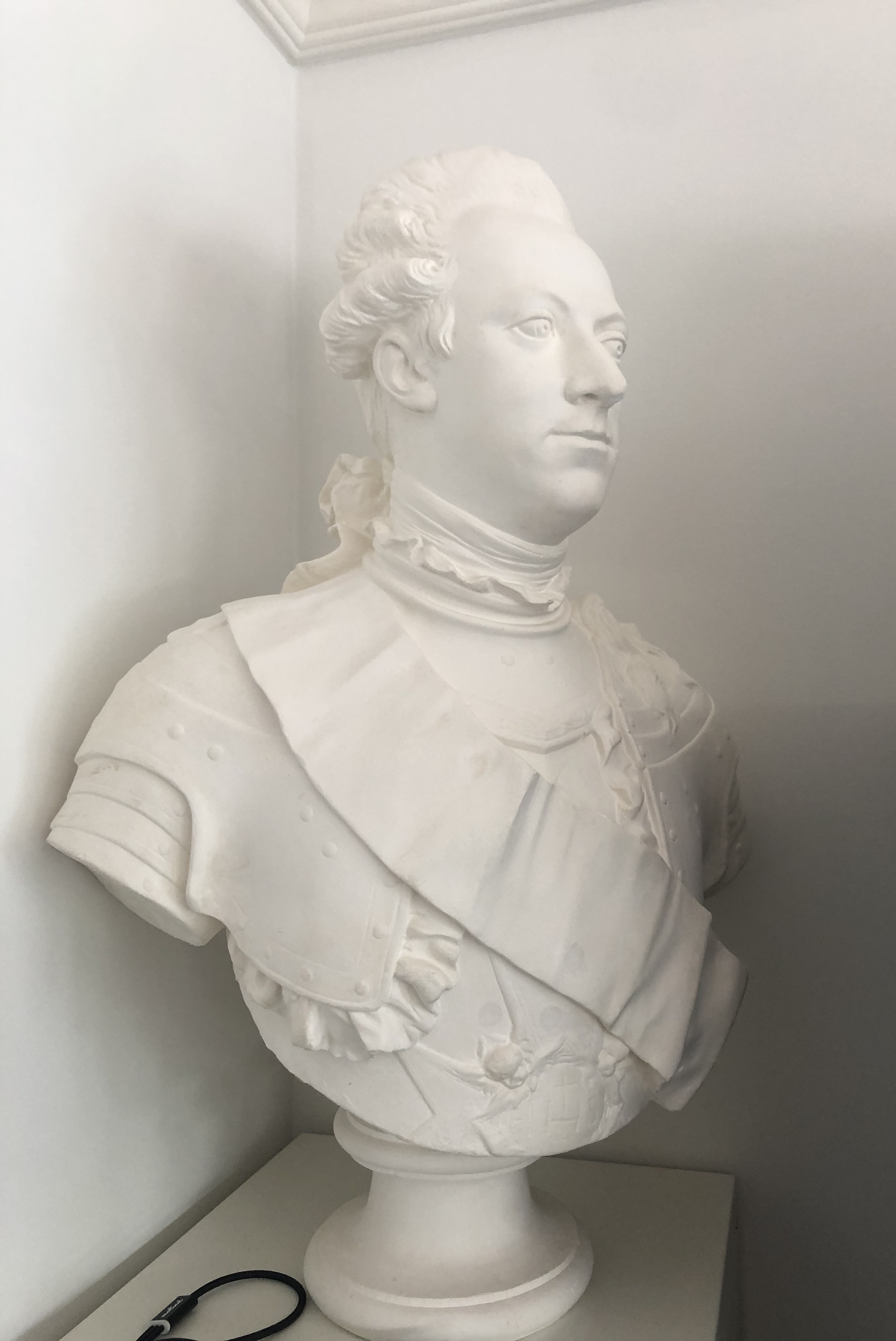 Byst i gips, Gustav III. Avgjutning av Tobias Sergels original.