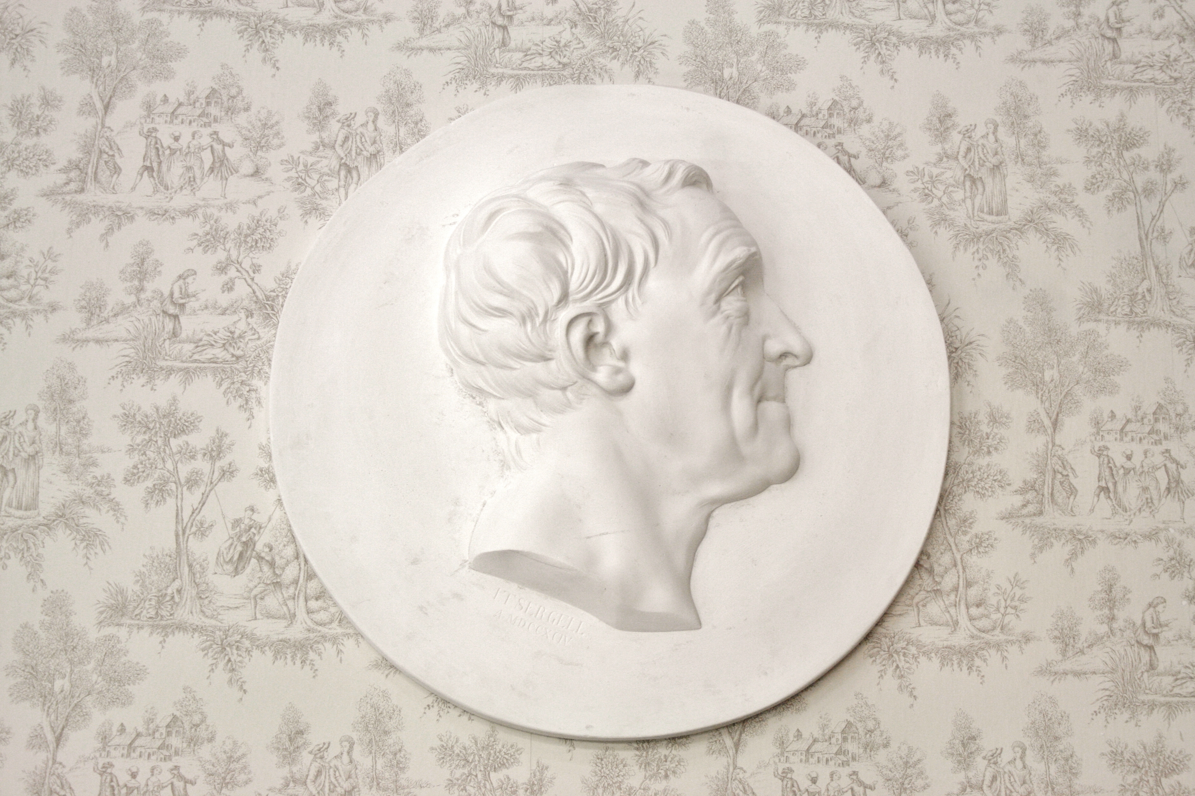 Gipsmedaljong med  Carl von Linné. Avgjutning av Tobias Segels original