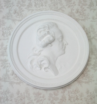 Gipsmedaljong Gustav III. Avgjuten av Tobias Sergels original