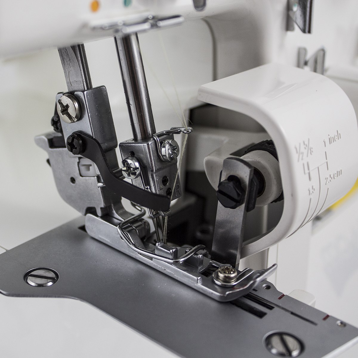 JUKI  MO-654DEN. 2-nål, 2/3/4-trådig overlock. MO-654DE är enkel och användarvänlig och vi kan garantera dig en trogen partner! - 10