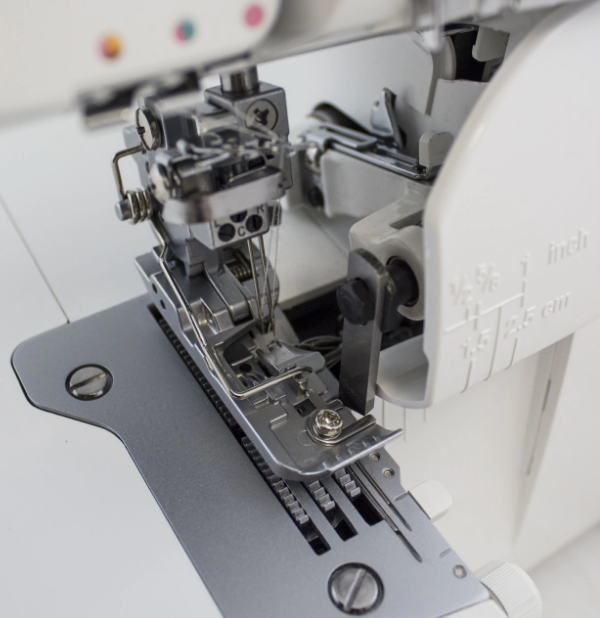 JUKI MO-735, Kombinerad overlock och coverstitch.  - 7