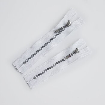 WHITE ZIPPER
