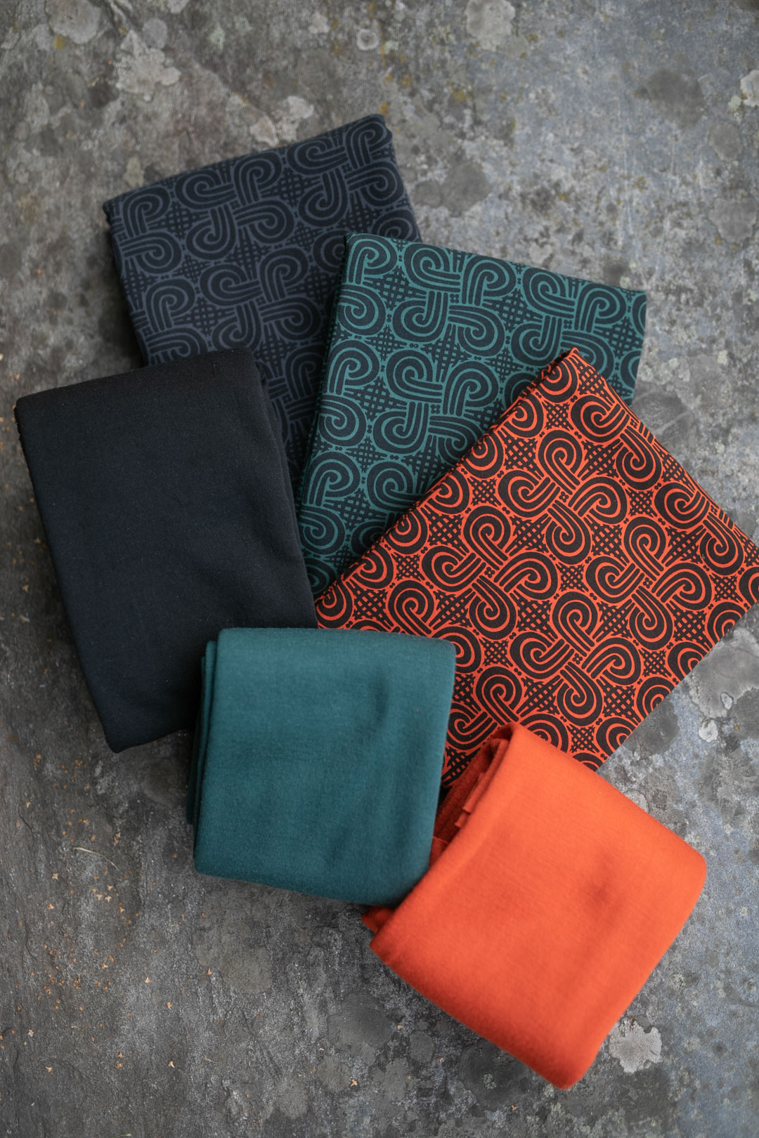 LOOPED SQUARE - DARK GREEN - 2