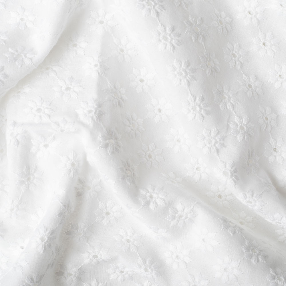 DAISY EMBROIDERY - WHITE