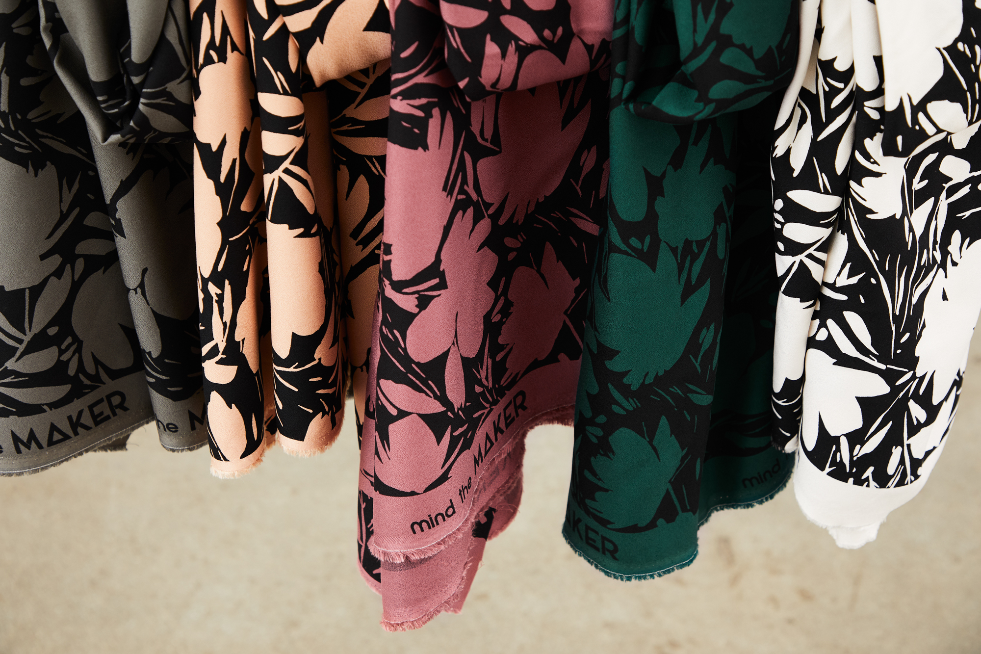 CREPE FLORAL - GRAY - 3