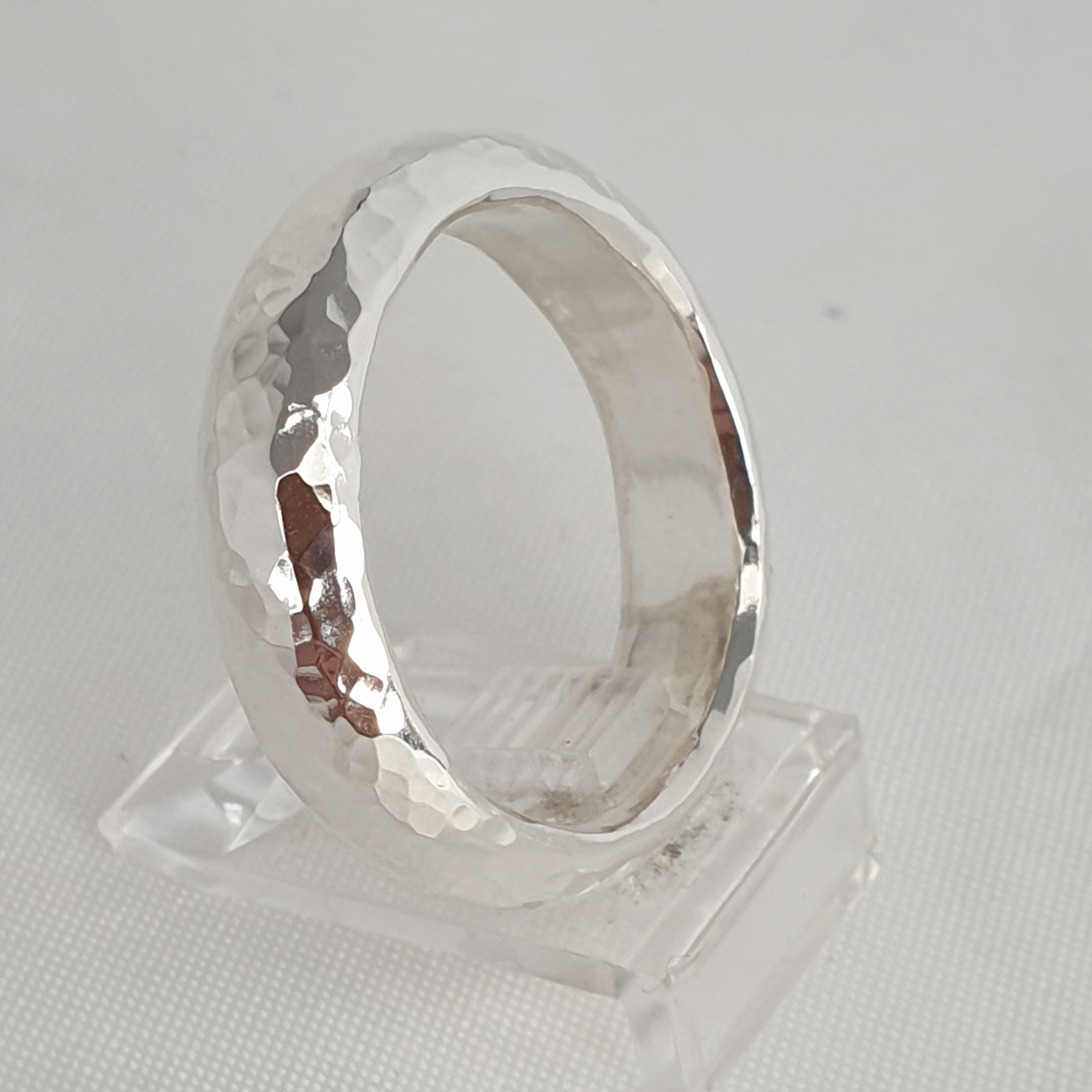 Hamrad välvd ring - 4