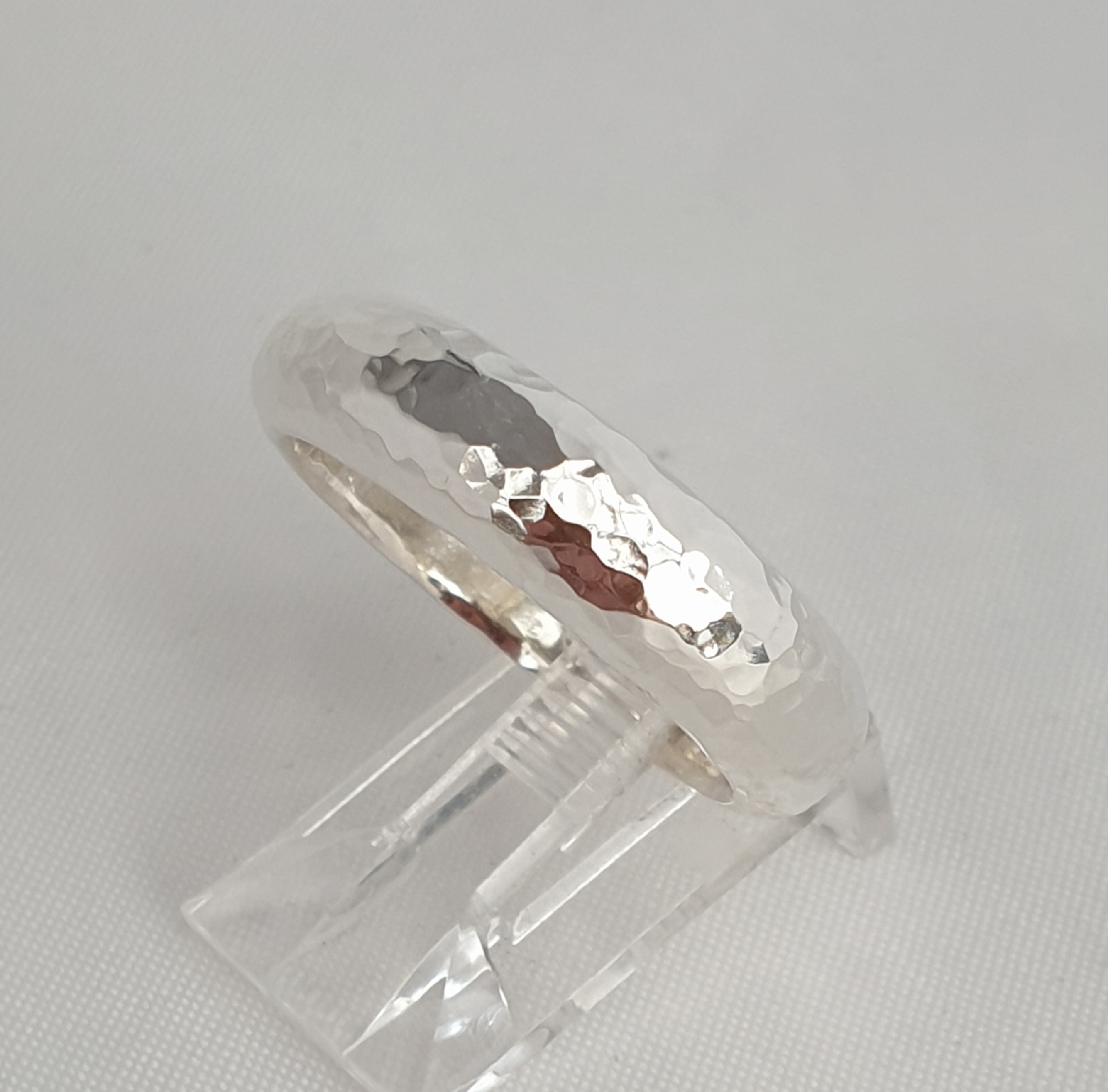 Hamrad välvd ring - 2