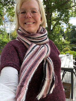Maries rätstickade halsduk