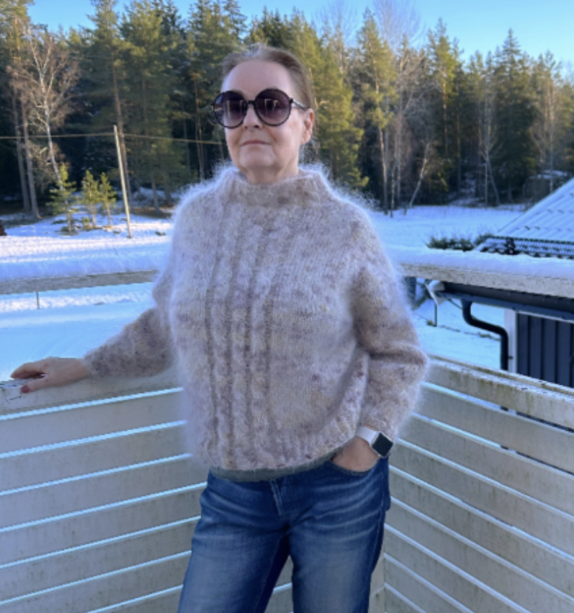 Fru Vinters tröja,  Aina V design - 2