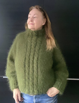 Fru Vinters tröja,  Aina V design
