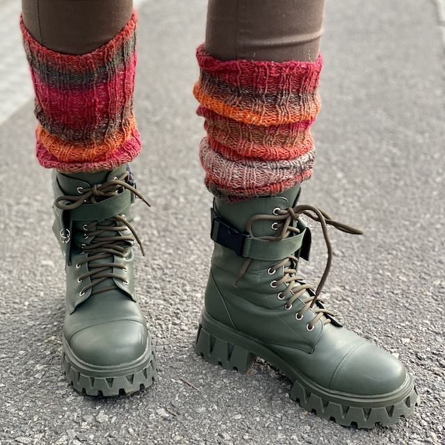 Schyssta benvärmare i Noro Silk garden Sock, pdf