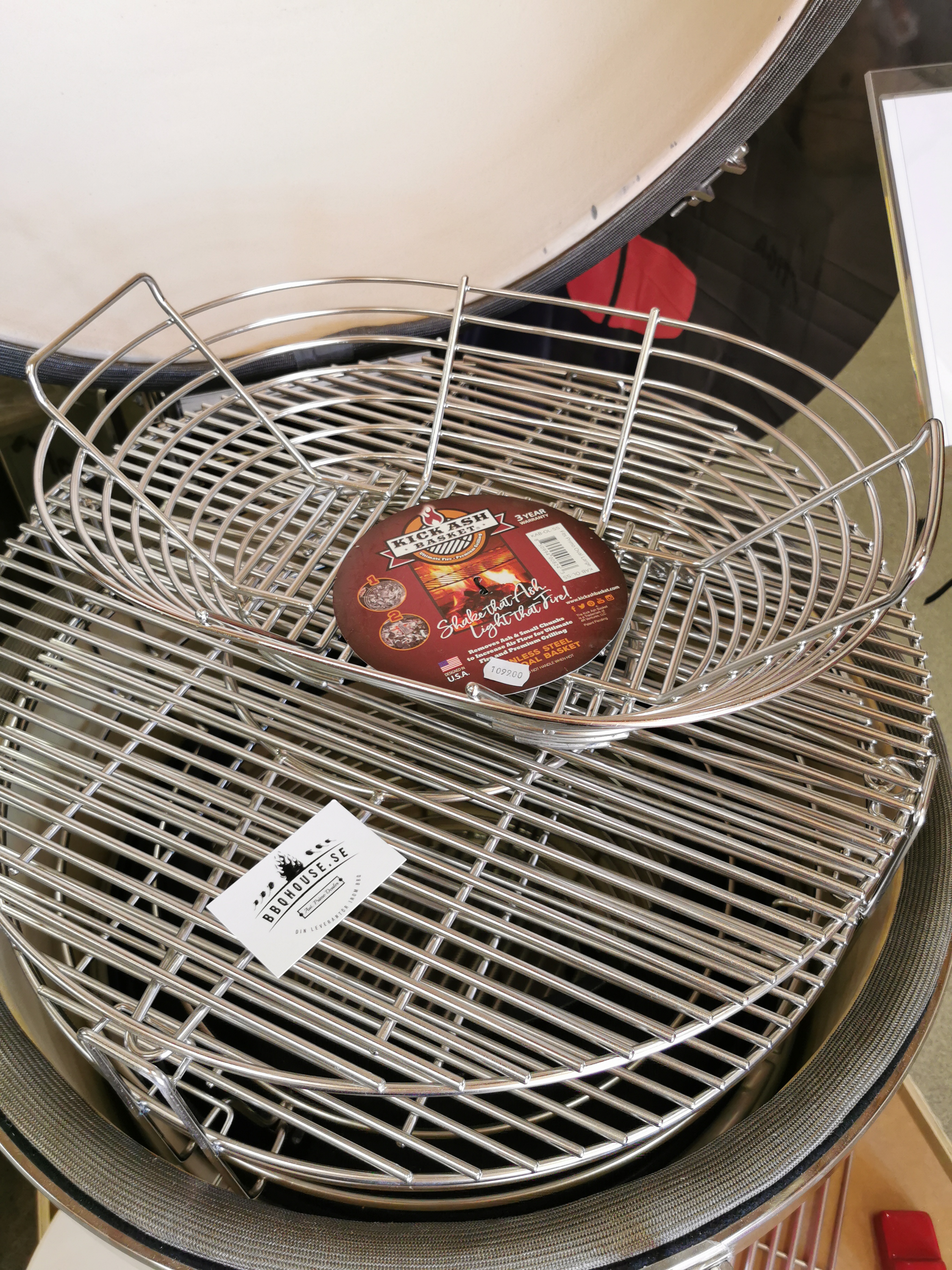Kick ash basket Primo oval large BbqHouse.se