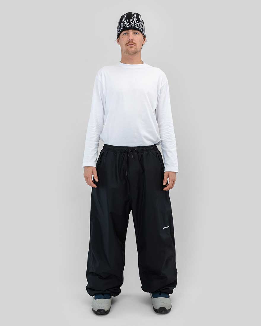 Beyond Medals - Park Pants Black - 2