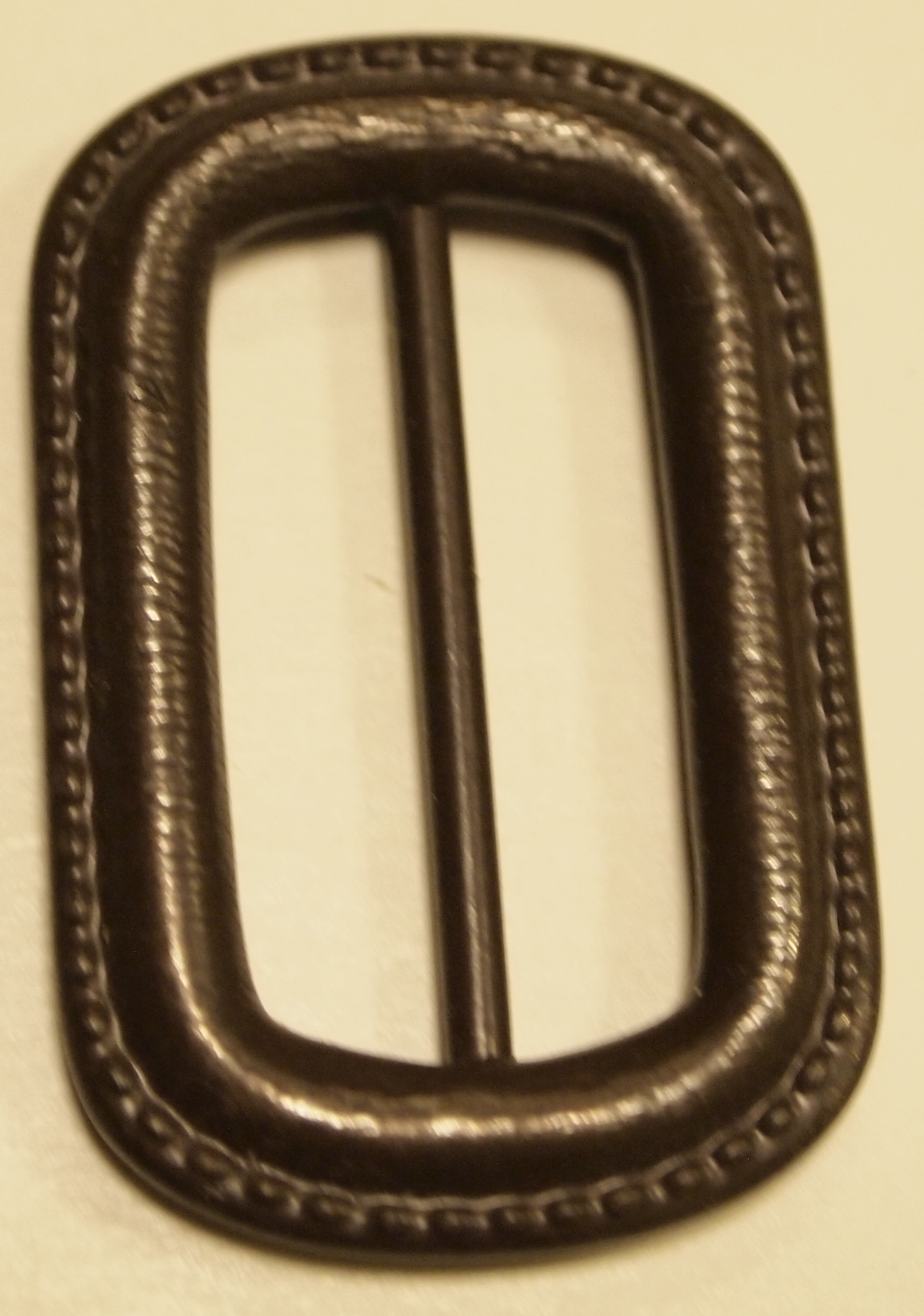 Vintage Metallspännen i olika färger