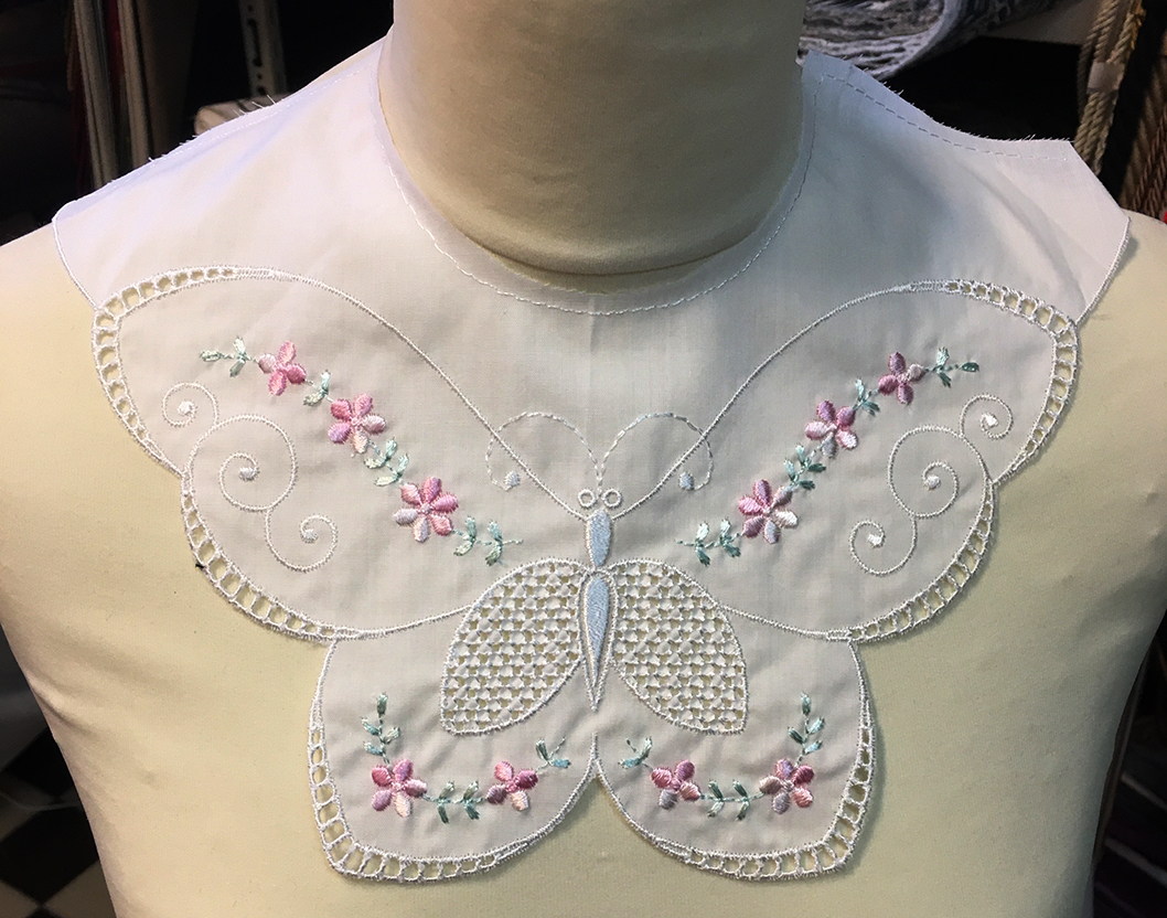 Broderad Krage storlek XS