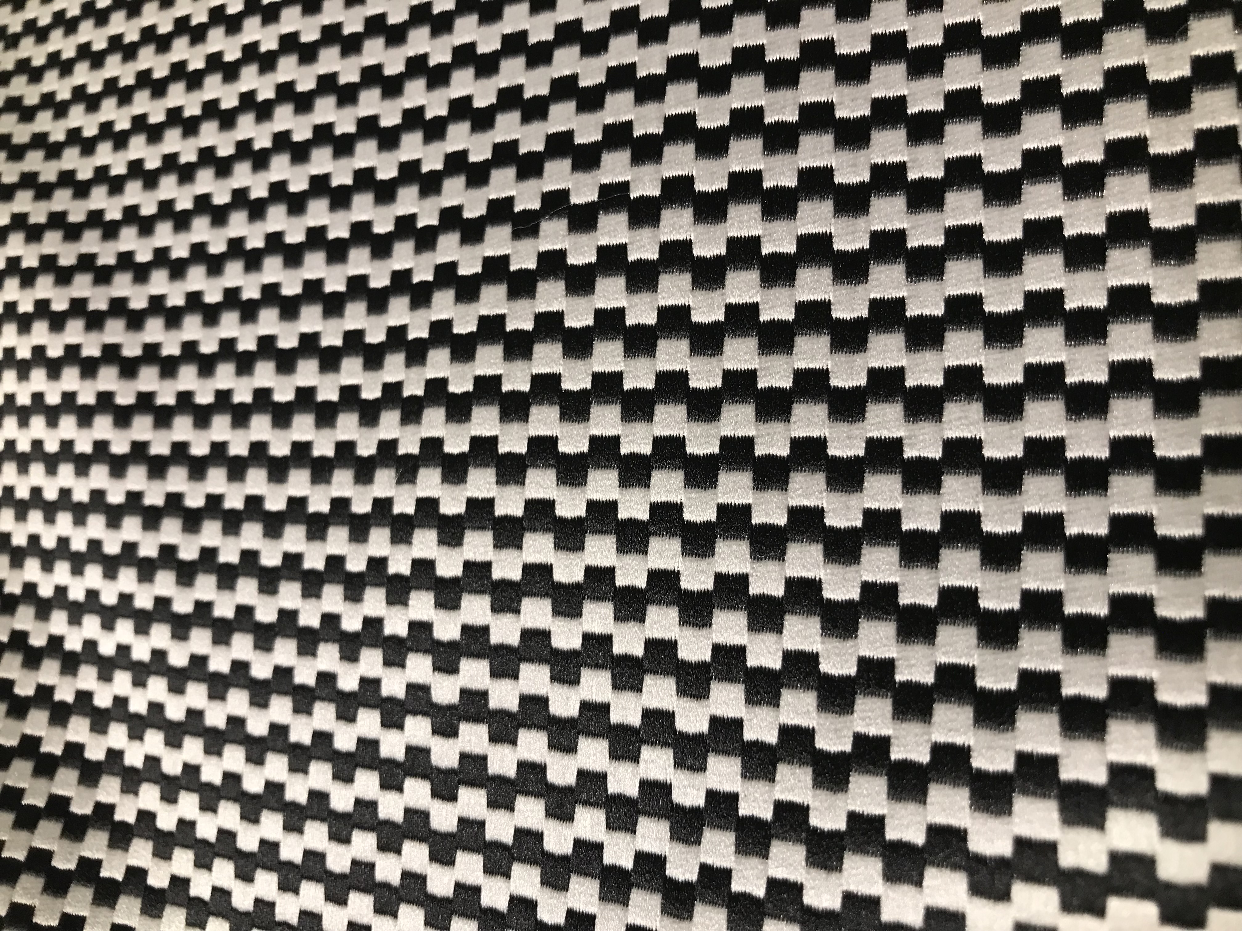 Rimini  Svart Vit ZigZag