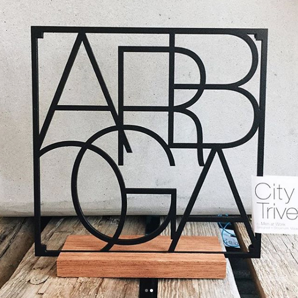 HOLDER FOR YOUR CITY TRIVET