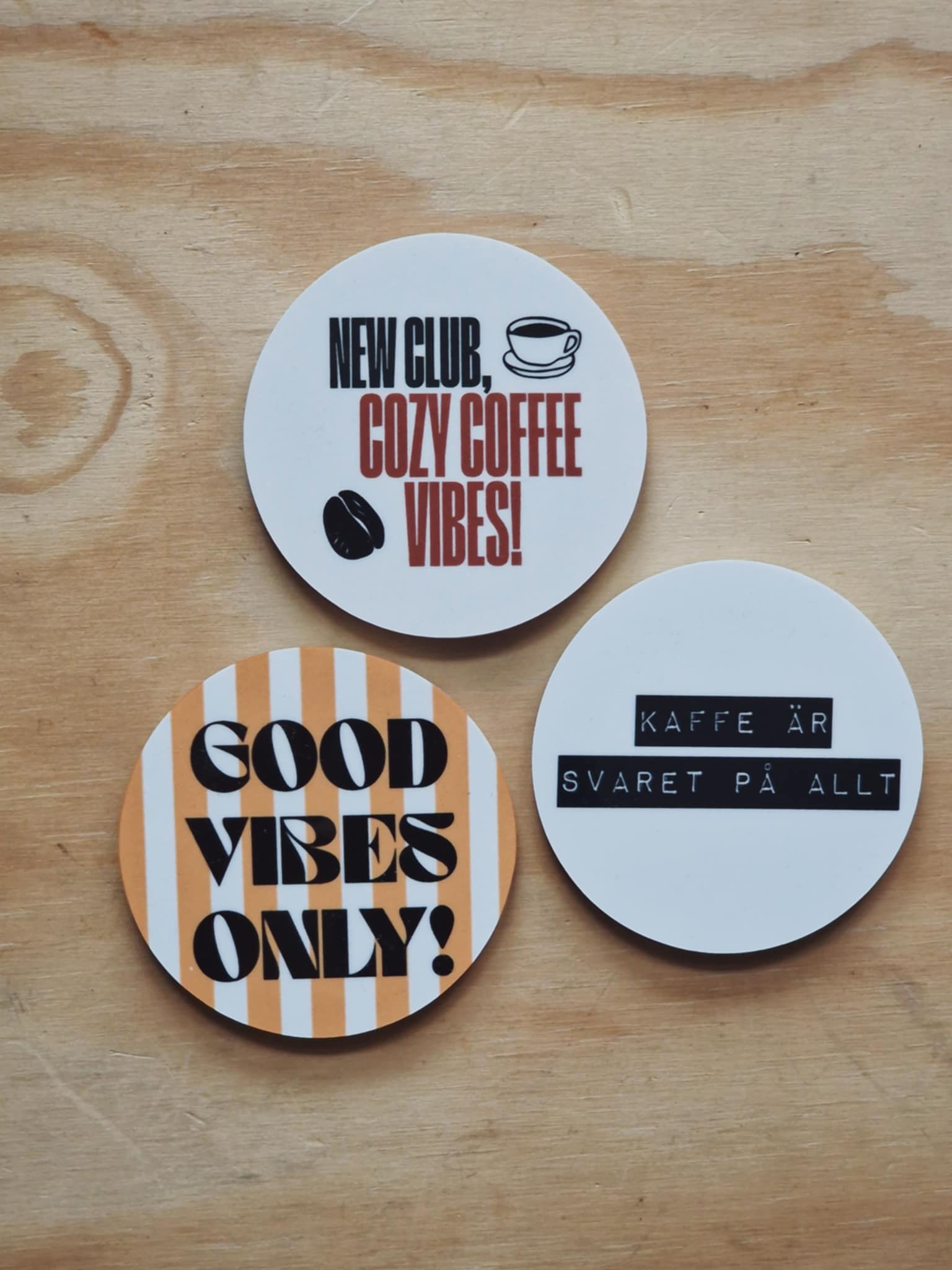Magnet - New club, cozy coffee vibes