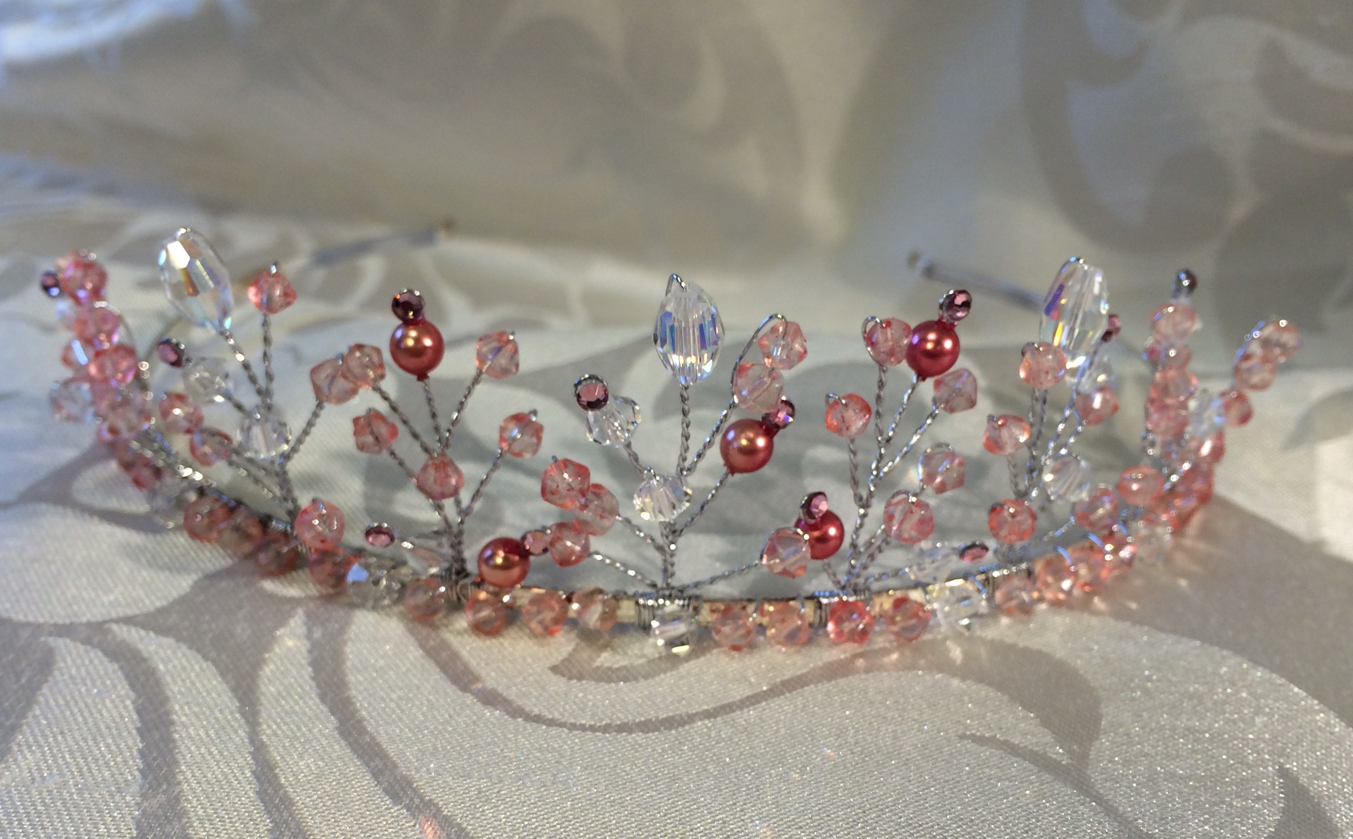 Tiara m. olika Pärlor