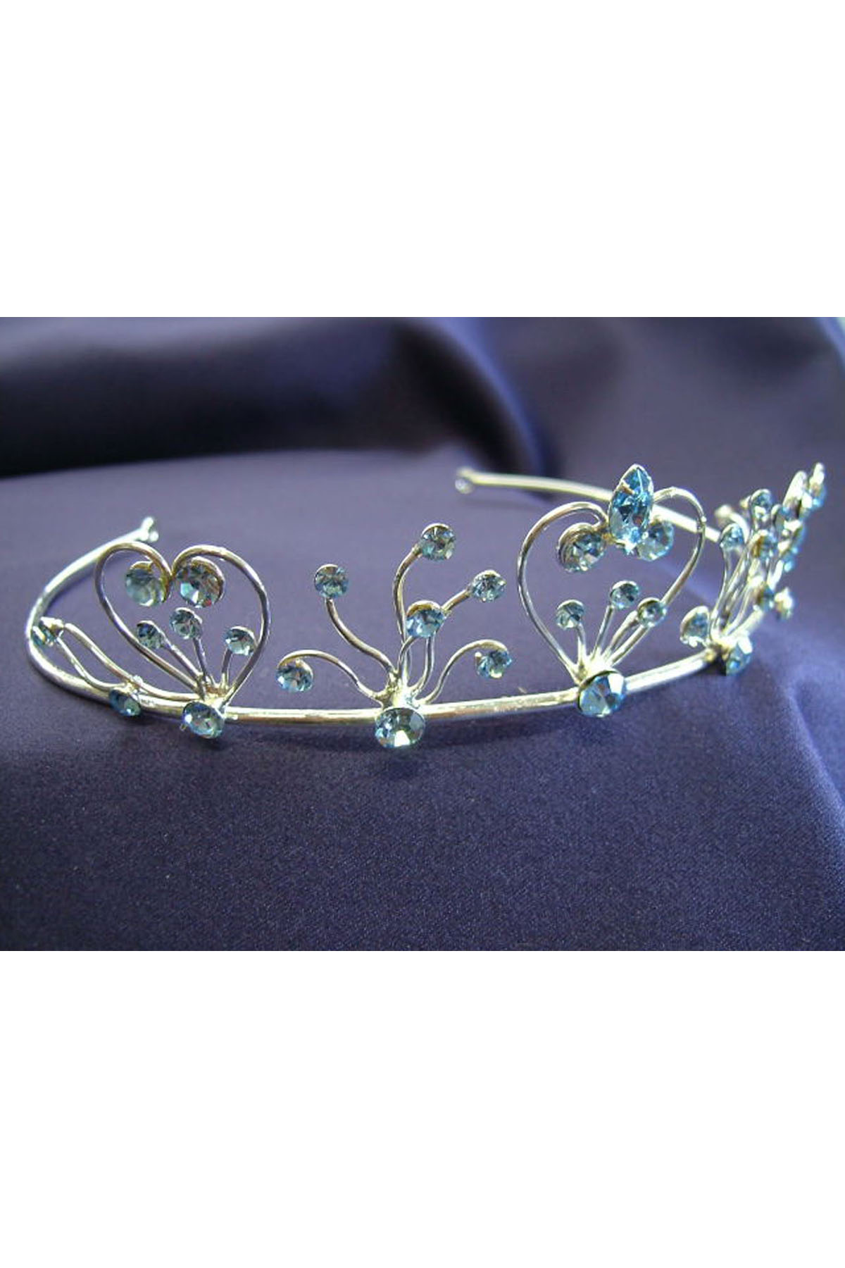 Tiara m. hjärta och stenar