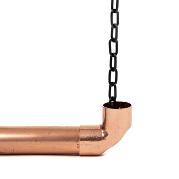 Chain in the color black