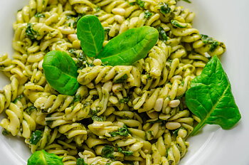 Adventure Menu | Fusilli med spinat og valnødder Big Portion  | Frysetørret mad | 158g