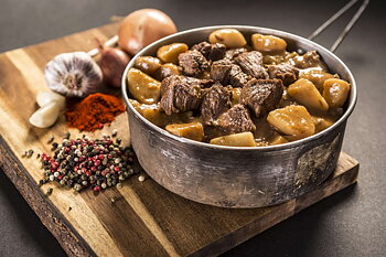 Adventure Menu | Beef goulash with boiled potatoes | MRE | 400g