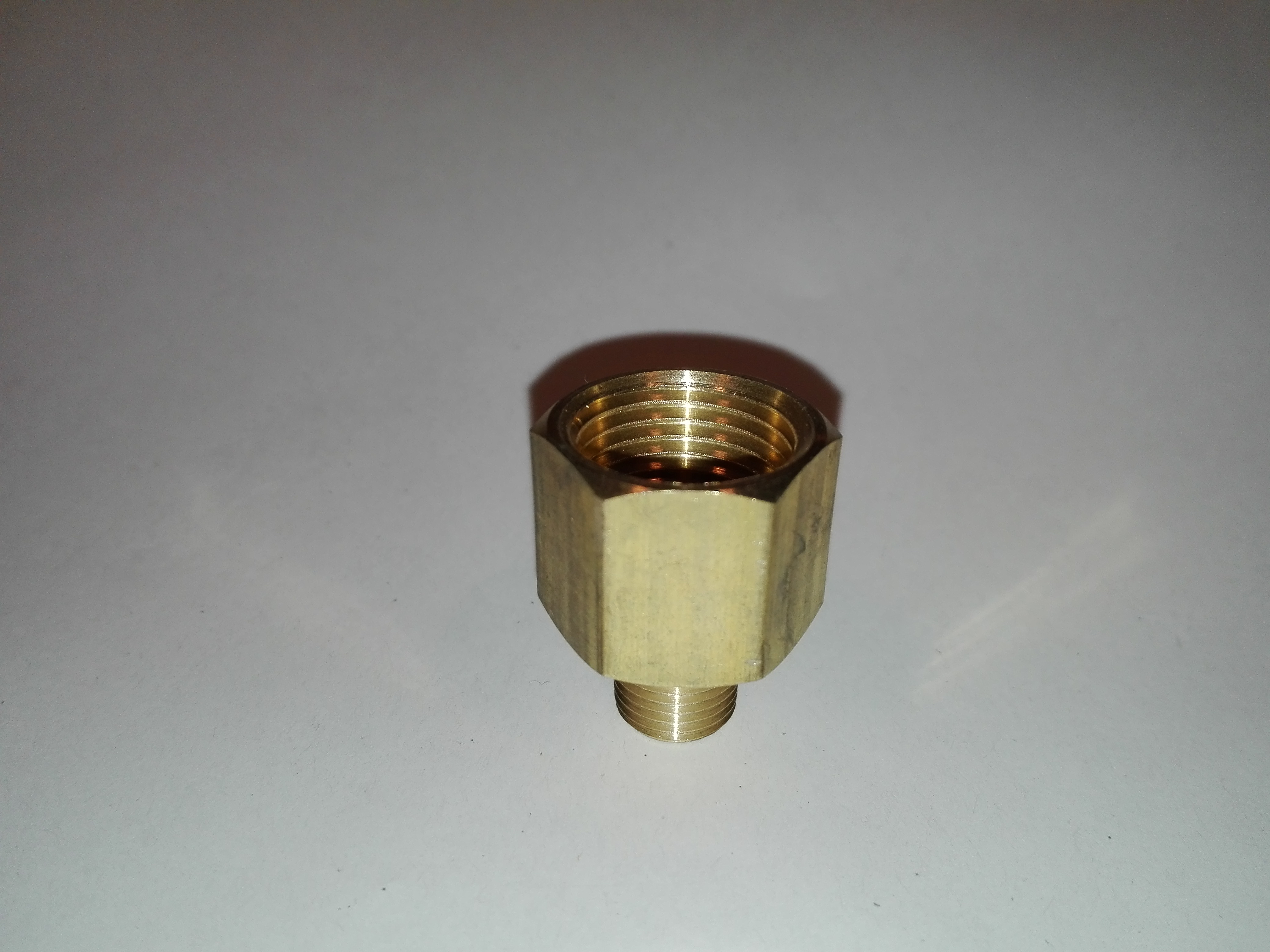 Adapter: 1/8" npt hane till 3/8" npt hona