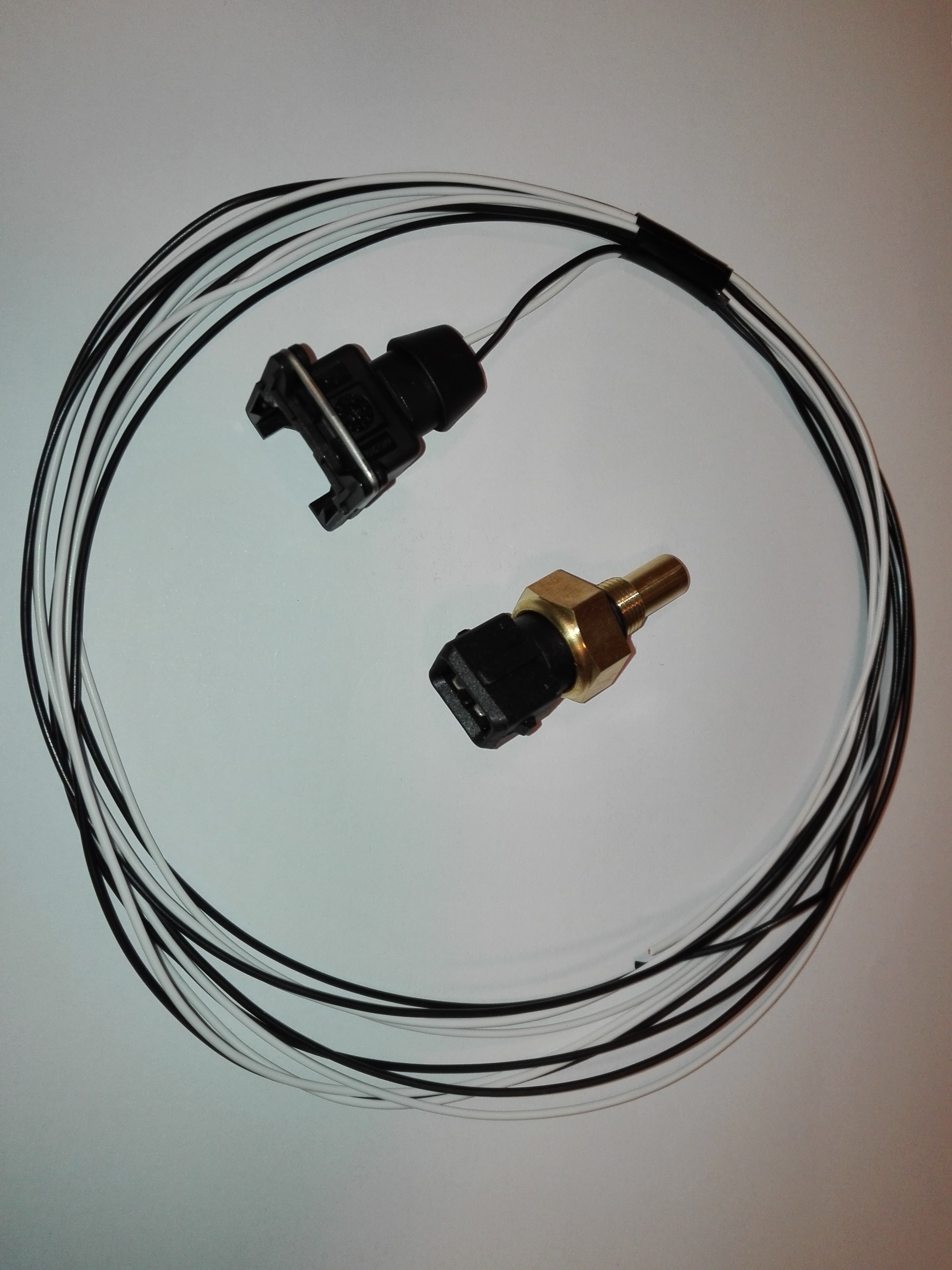 Isolated OEM quality fluid temperature sensor 1/8" NPT (White)