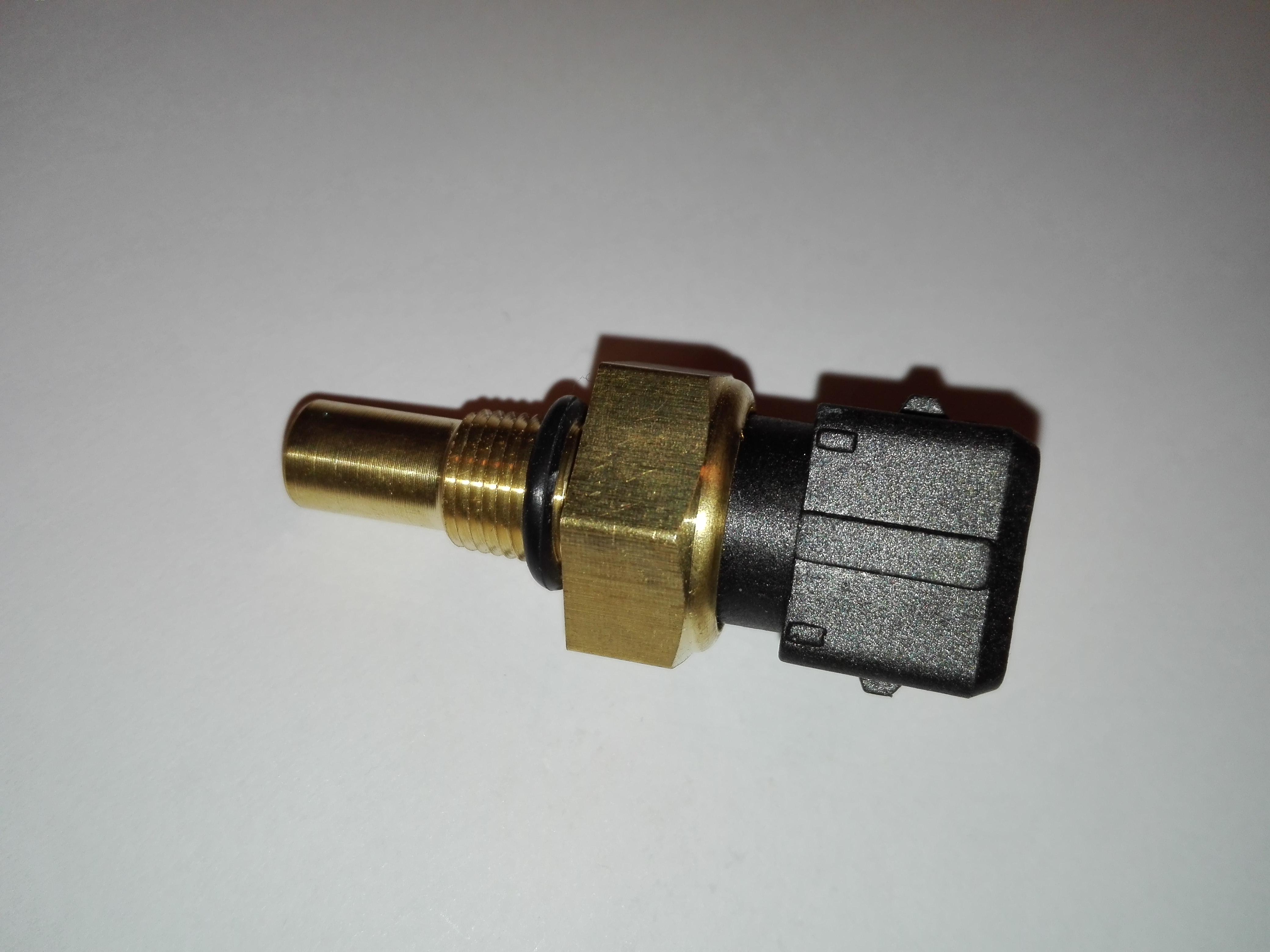 Isolated OEM quality fluid temperature sensor 1/8" NPT (Yellow) - 2