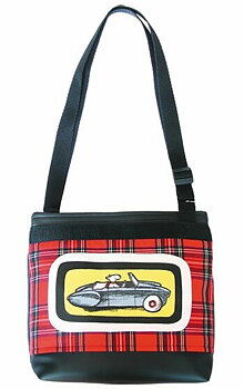 61-610 SHOULDERBAG Morris in car