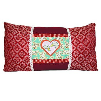 87-871 CUSHION BIRDS IN HEART
