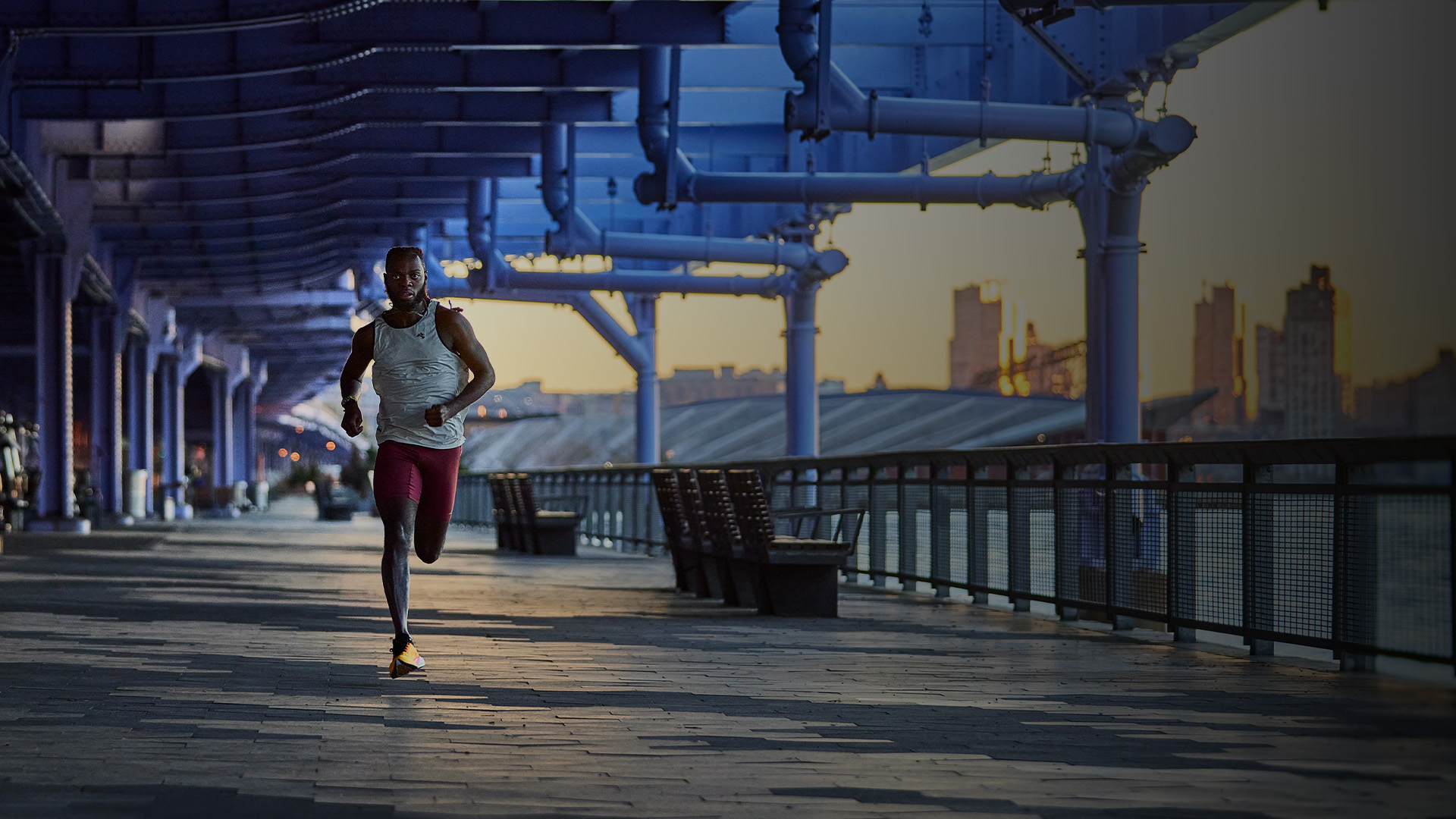 Garmin Forerunner® 965 White/Gray - 8