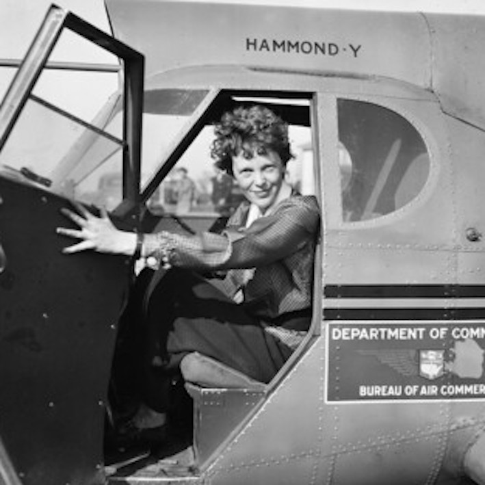 Glasunderlägg – Amelia Earhart