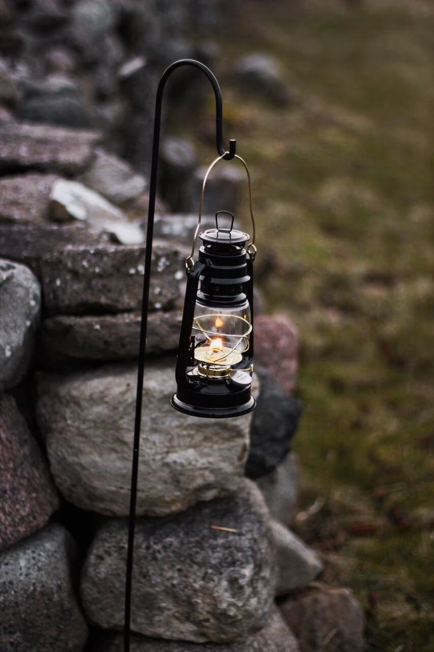Stormlykta SVART med detaljer i mässing – Liten 15,5x11,5x24cm - 5