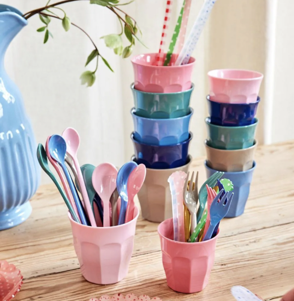 KOPPAR SET MED 6 ST MELAMINE A New York Minute Colors