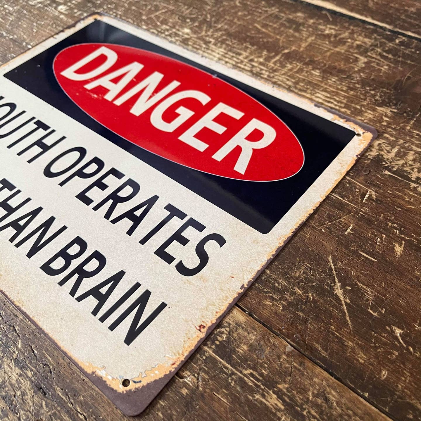 Metallskylt i vintagestil – Danger... 15x20cm
