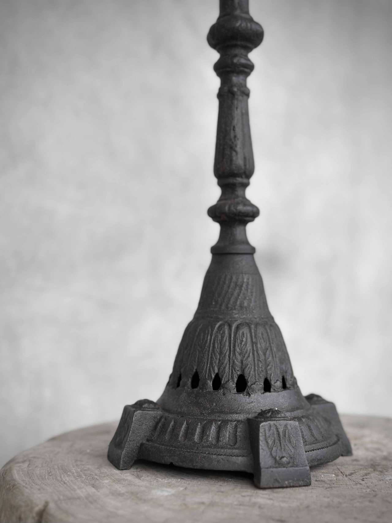 Ljusstake KALINI i gjutjärn antiksvart H:58cm - 2