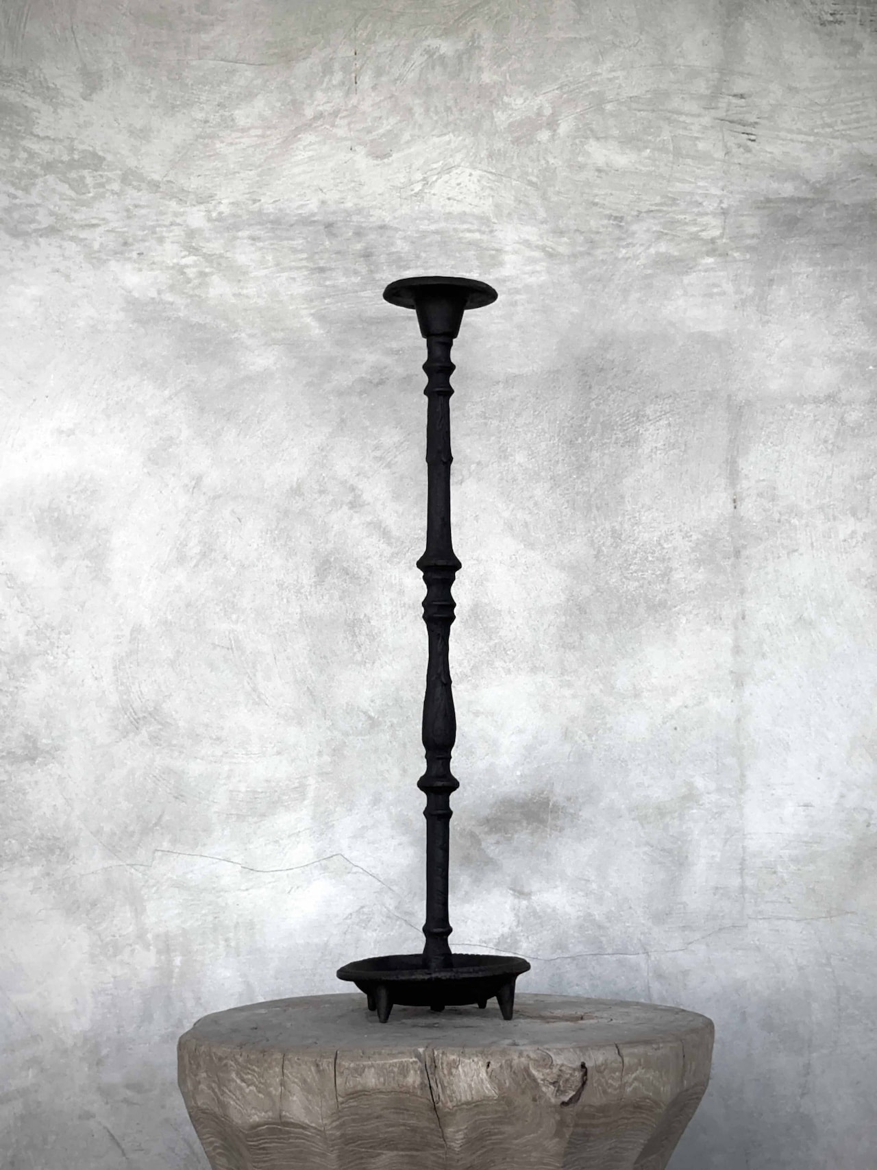 Ljusstake IRA i gjutjärn antiksvart H:58cm