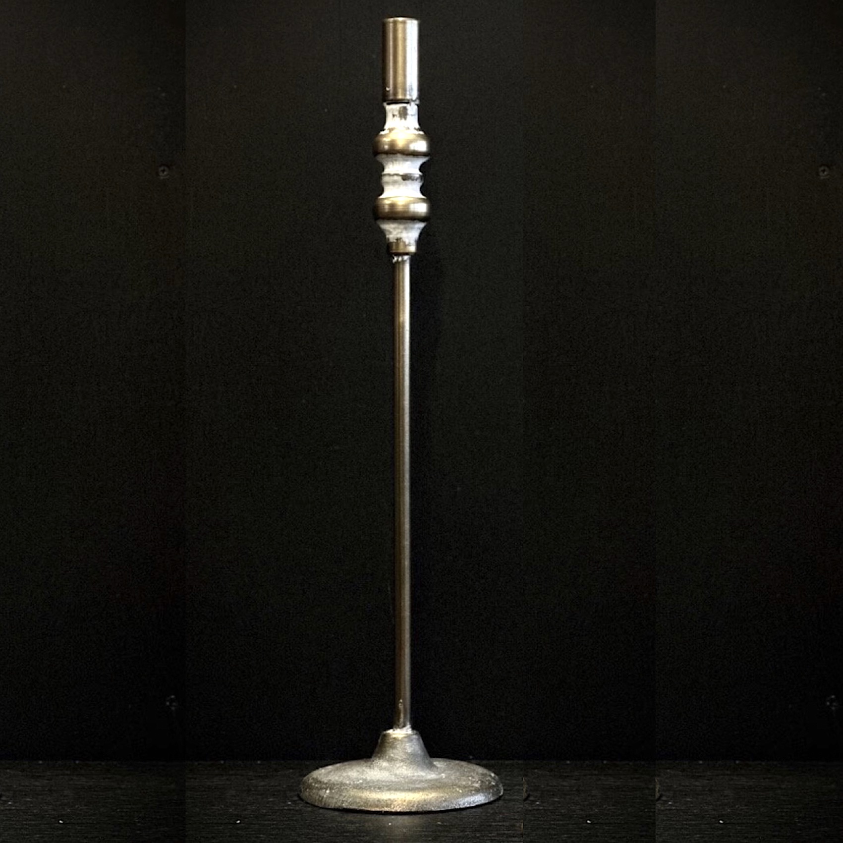 Ljusstake AGNES i metall antikguld H:44,5cm - 5