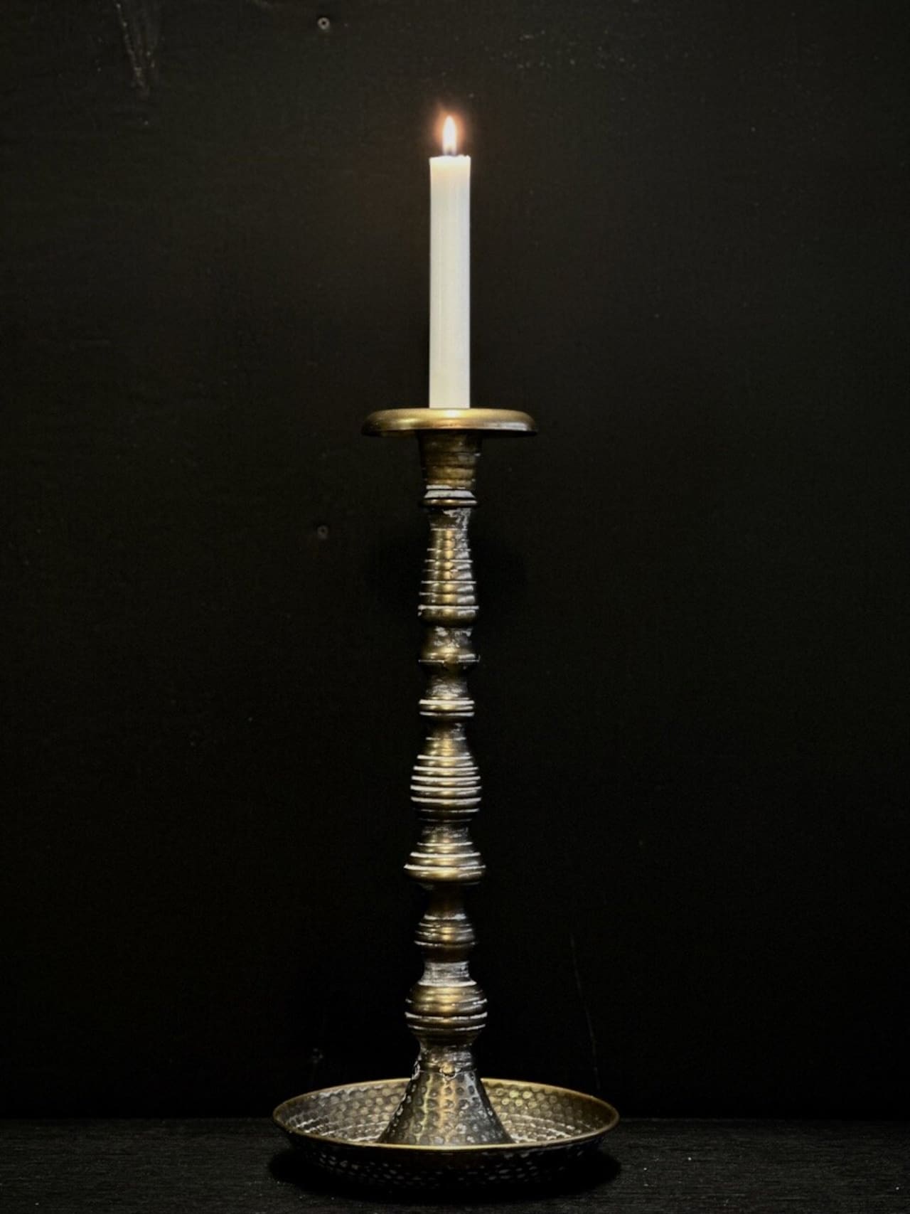 Ljusstake LOUISE i metall antikguld H:42,5cm