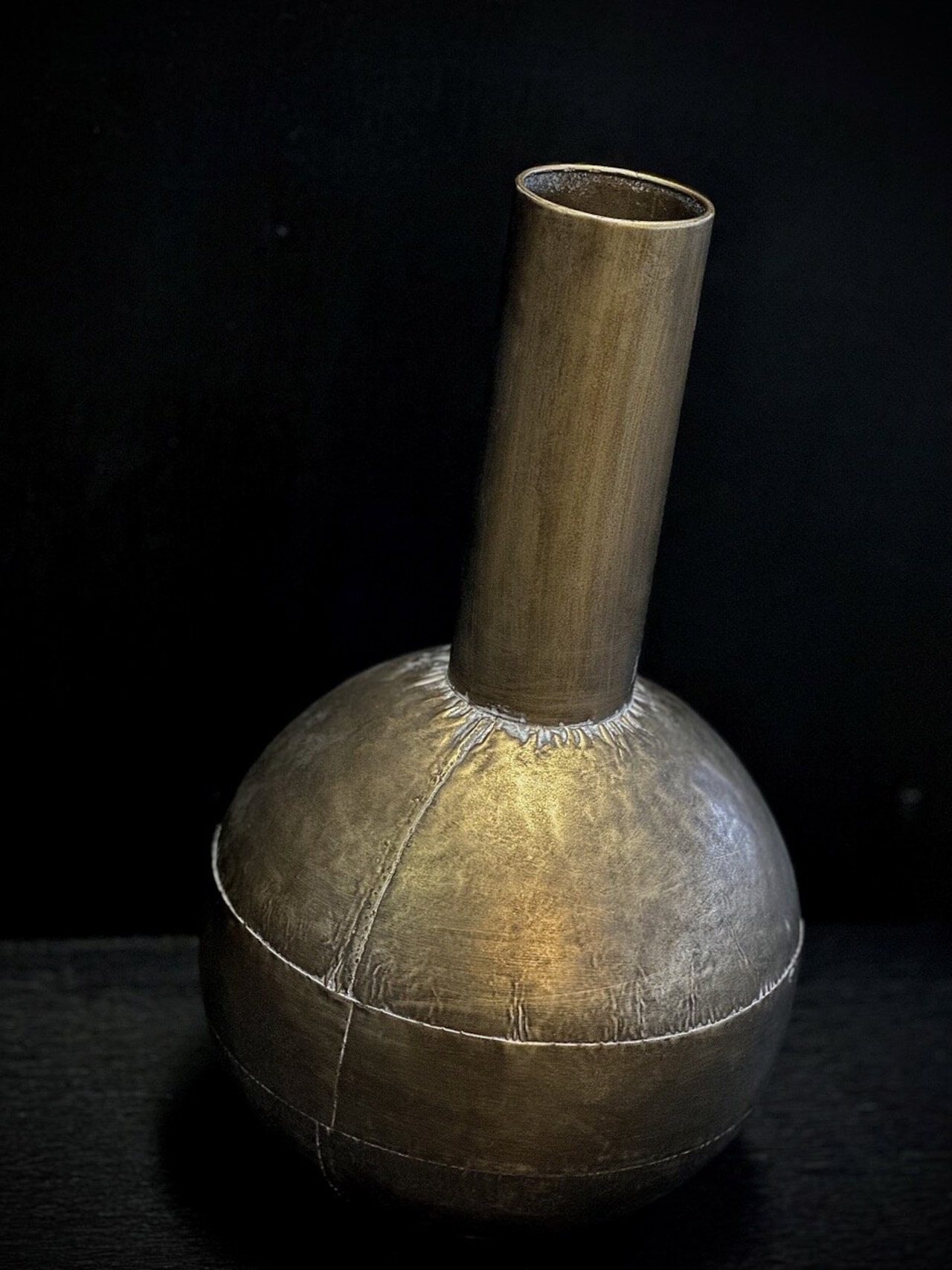 Vas HUDSON i metall antik guldfinish H:48,5cm