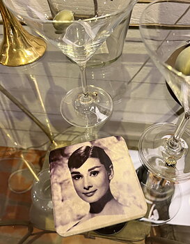 Glasunderlägg – Audrey Hepburn, 1956