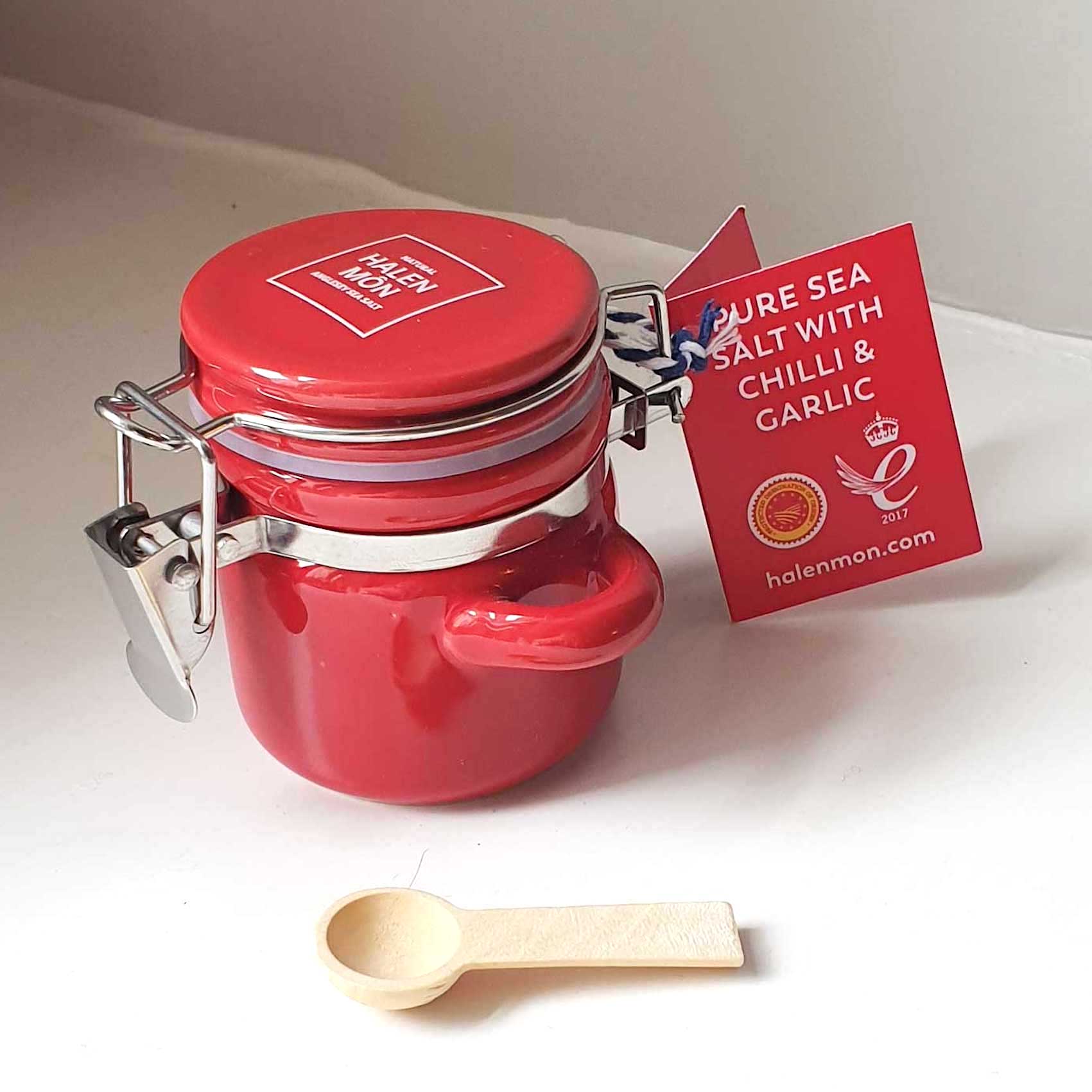 Havssalt – Halen Môn Sea Salt Chilli & Garlic i porslinsburk m sked 15g - 3